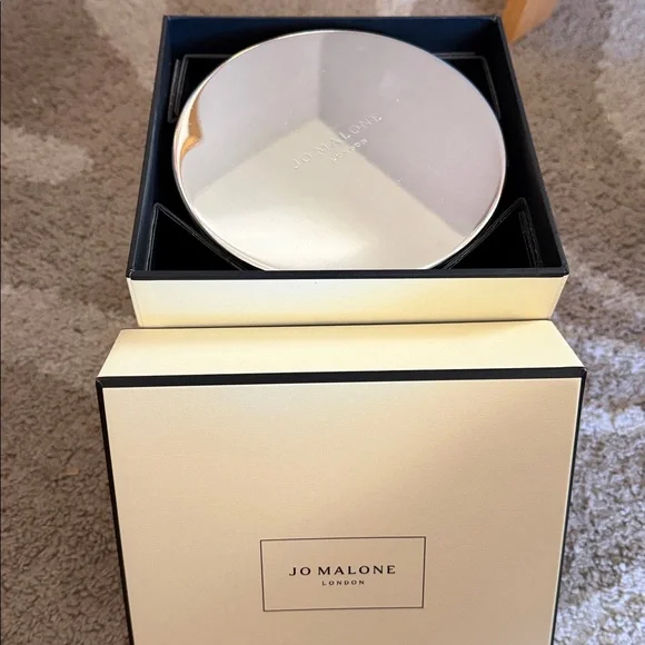 Jo Malone Pomegranate Noir Candle, 4-wick luxury size - Picture 6 of 12